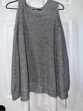 Avenue Gray High-Low Cold Shoulder Knit Skirt